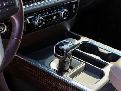 2023 جي ام سي سييرا اليفيشن