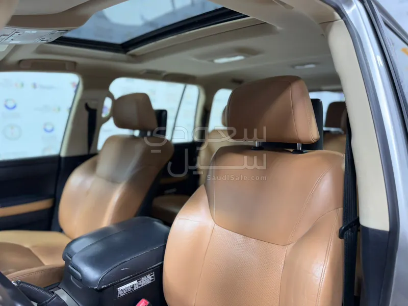 2015 لكزس إل إكس 570 اس