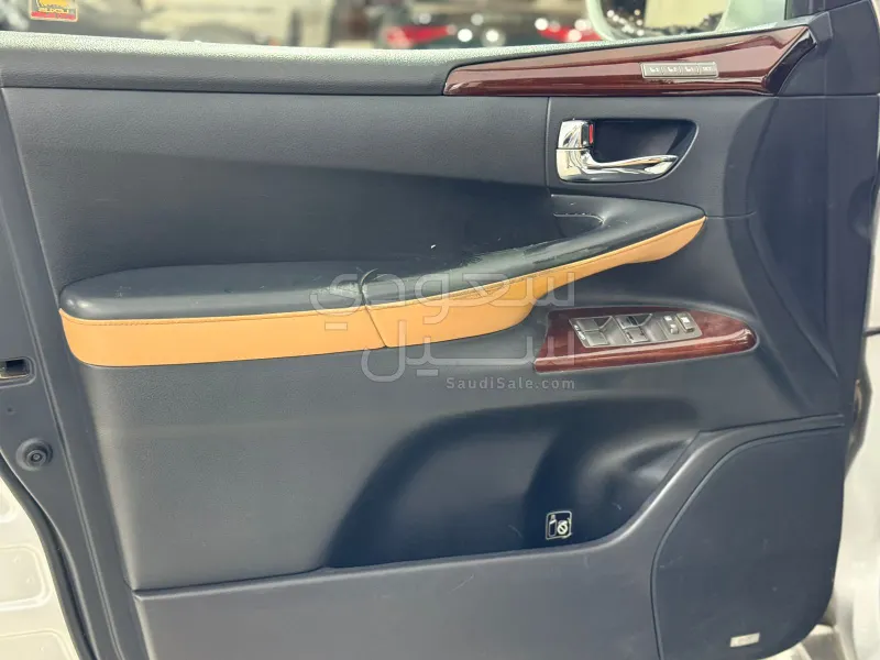 2015 لكزس إل إكس 570 اس