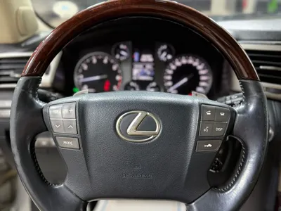 2015 لكزس إل إكس 570 اس