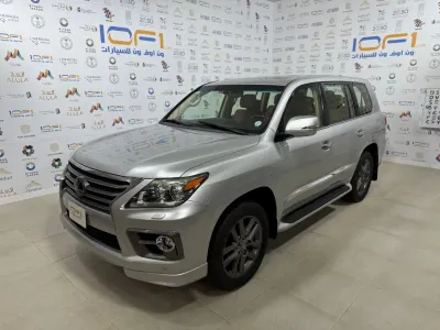 2015 لكزس إل إكس 570 اس