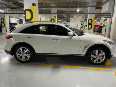 2013 انفينيتي اف اكس 37