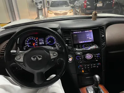 2013 انفينيتي اف اكس 37