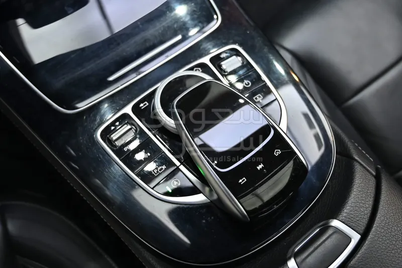 2019 مرسيدس - بنز إي 200