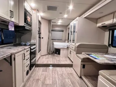 2023 فورد موتر هوم كارافان