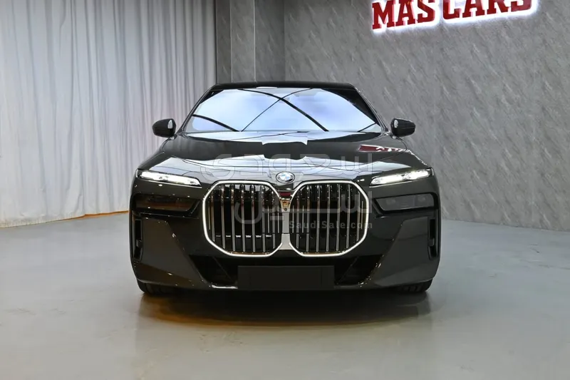 2026 بي ام دبليو الفئة السابعة 735أي