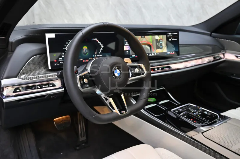 2026 بي ام دبليو الفئة السابعة 735أي