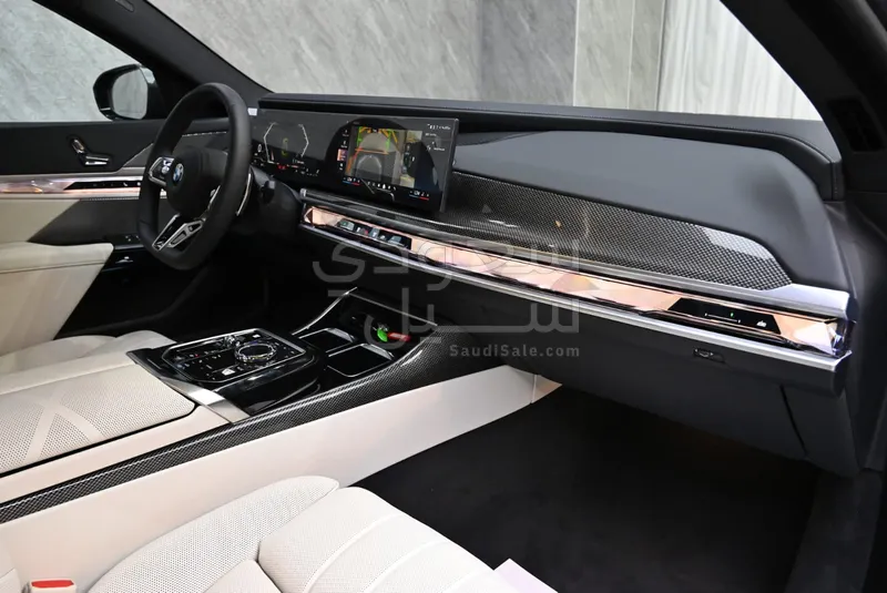 2026 بي ام دبليو الفئة السابعة 735أي