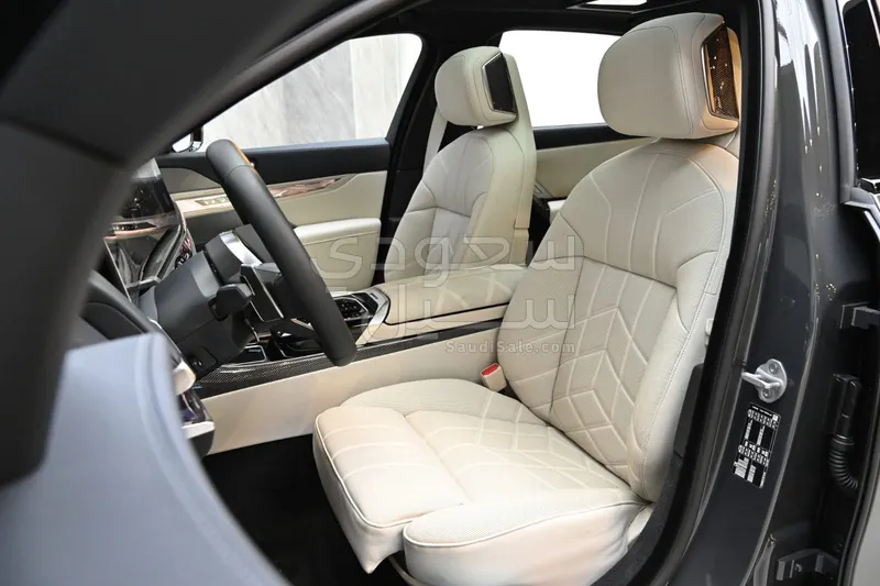 2026 بي ام دبليو الفئة السابعة 735أي