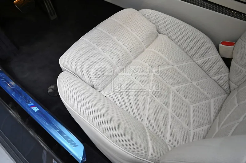 2026 بي ام دبليو الفئة السابعة 735أي