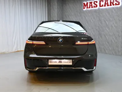 2026 بي ام دبليو الفئة السابعة 735أي