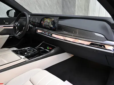 2026 بي ام دبليو الفئة السابعة 735أي