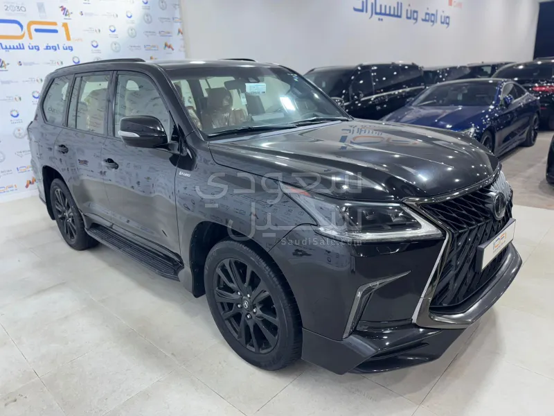 2019 لكزس إل إكس 570 بلاك اديشن