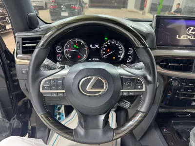 2019 لكزس إل إكس 570 بلاك اديشن