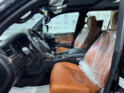 2019 لكزس إل إكس 570 بلاك اديشن