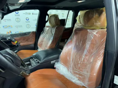 2019 لكزس إل إكس 570 بلاك اديشن