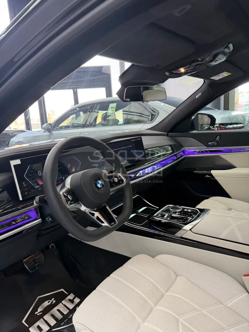 2026 بي ام دبليو الفئة السابعة 735أي