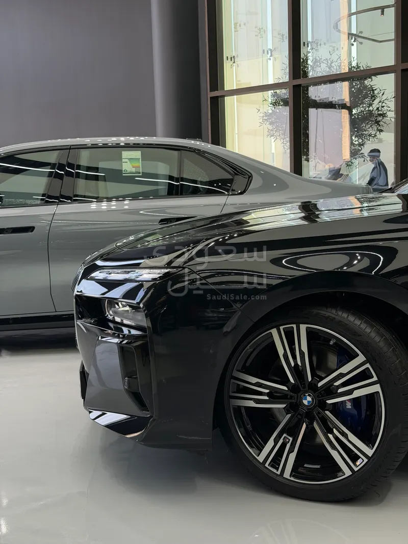 2026 بي ام دبليو الفئة السابعة 735أي