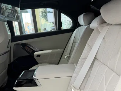 2026 بي ام دبليو الفئة السابعة 735أي