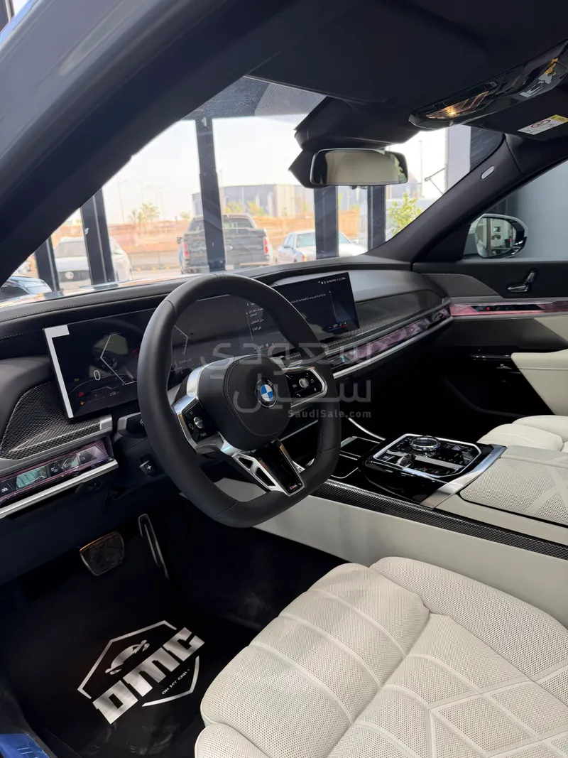 2026 بي ام دبليو الفئة السابعة 735أي