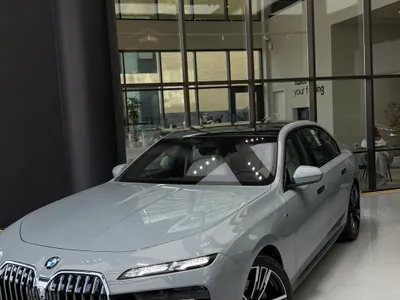 2026 بي ام دبليو الفئة السابعة 735أي