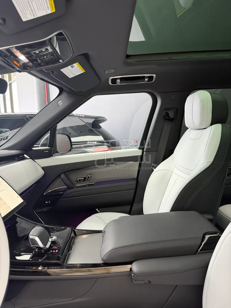 2025 لاند روفر رينج روفر سبورت اتش اس اي