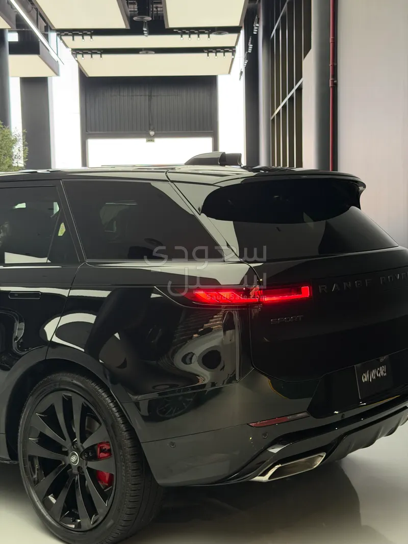 2025 لاند روفر رينج روفر سبورت اتش اس اي