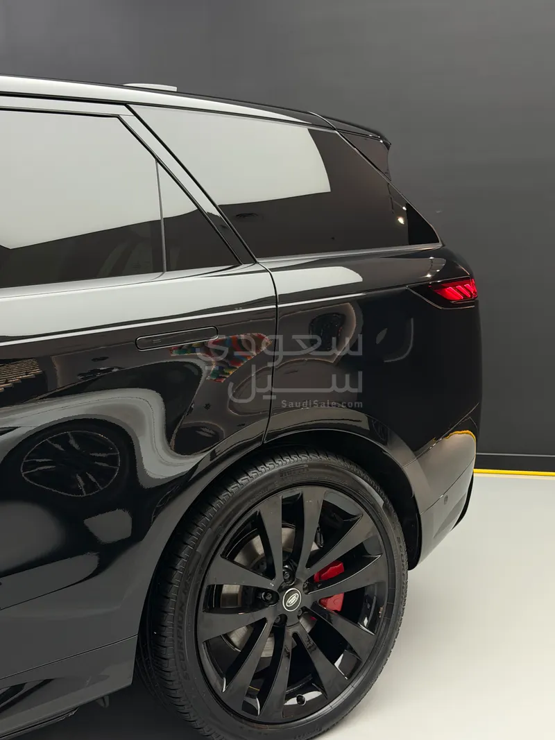 2025 لاند روفر رينج روفر سبورت اتش اس اي