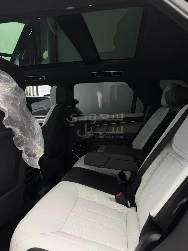 2025 لاند روفر رينج روفر سبورت اتش اس اي