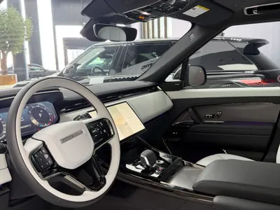 2025 لاند روفر رينج روفر سبورت اتش اس اي