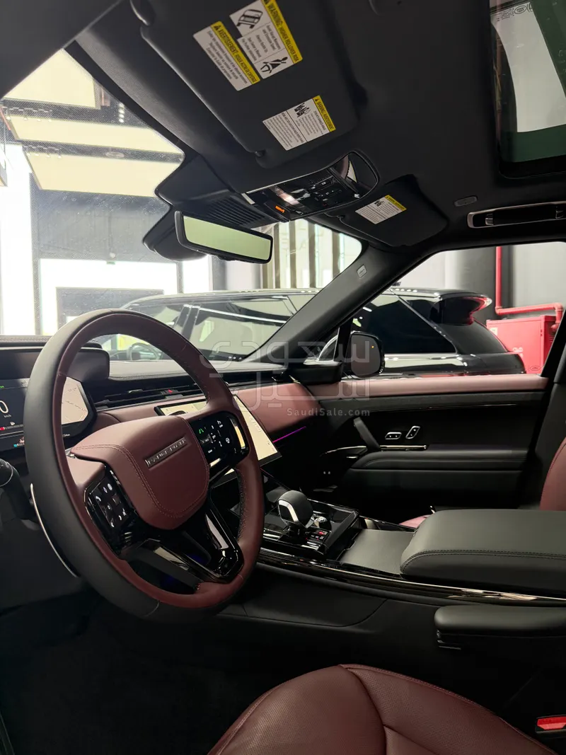 2025 لاند روفر رينج روفر سبورت اتش اس اي