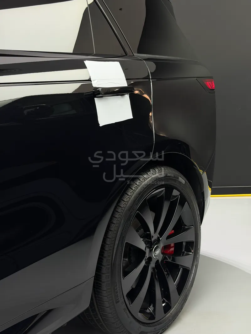 2025 لاند روفر رينج روفر سبورت اتش اس اي