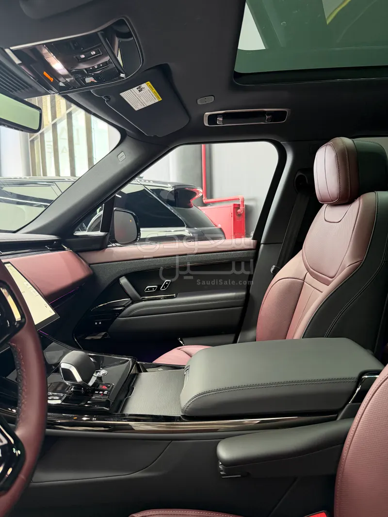 2025 لاند روفر رينج روفر سبورت اتش اس اي