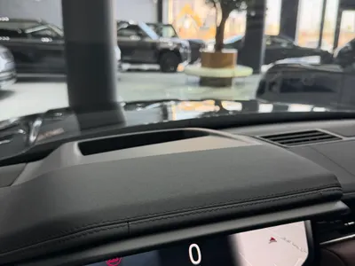 2025 لاند روفر رينج روفر سبورت اتش اس اي