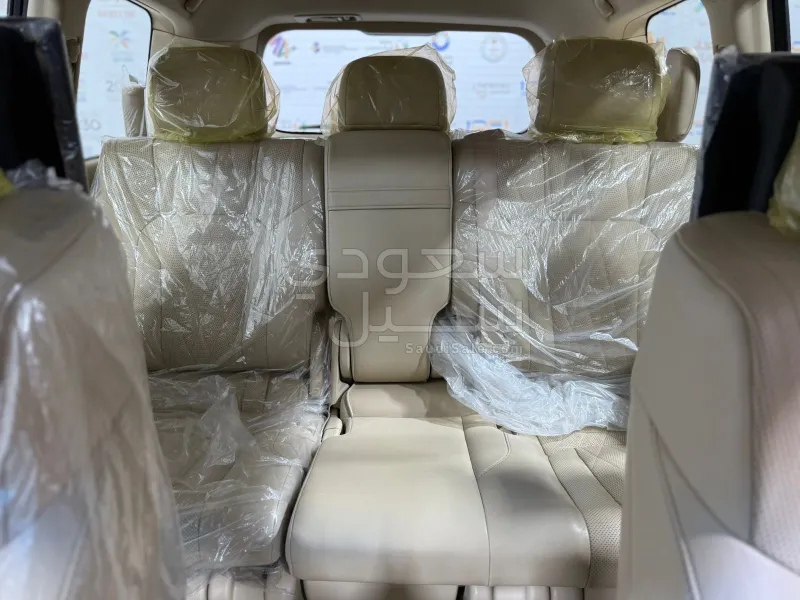 2020 لكزس إل إكس 570 بلاك اديشن