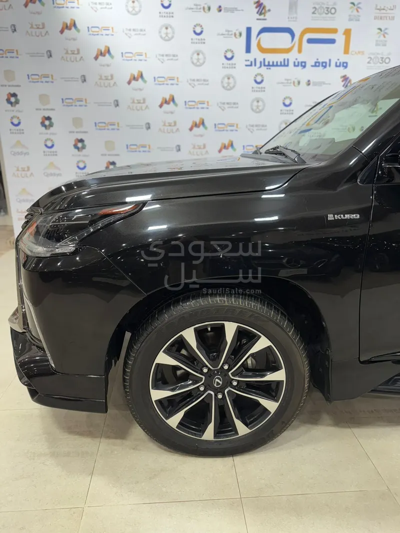 2020 لكزس إل إكس 570 بلاك اديشن