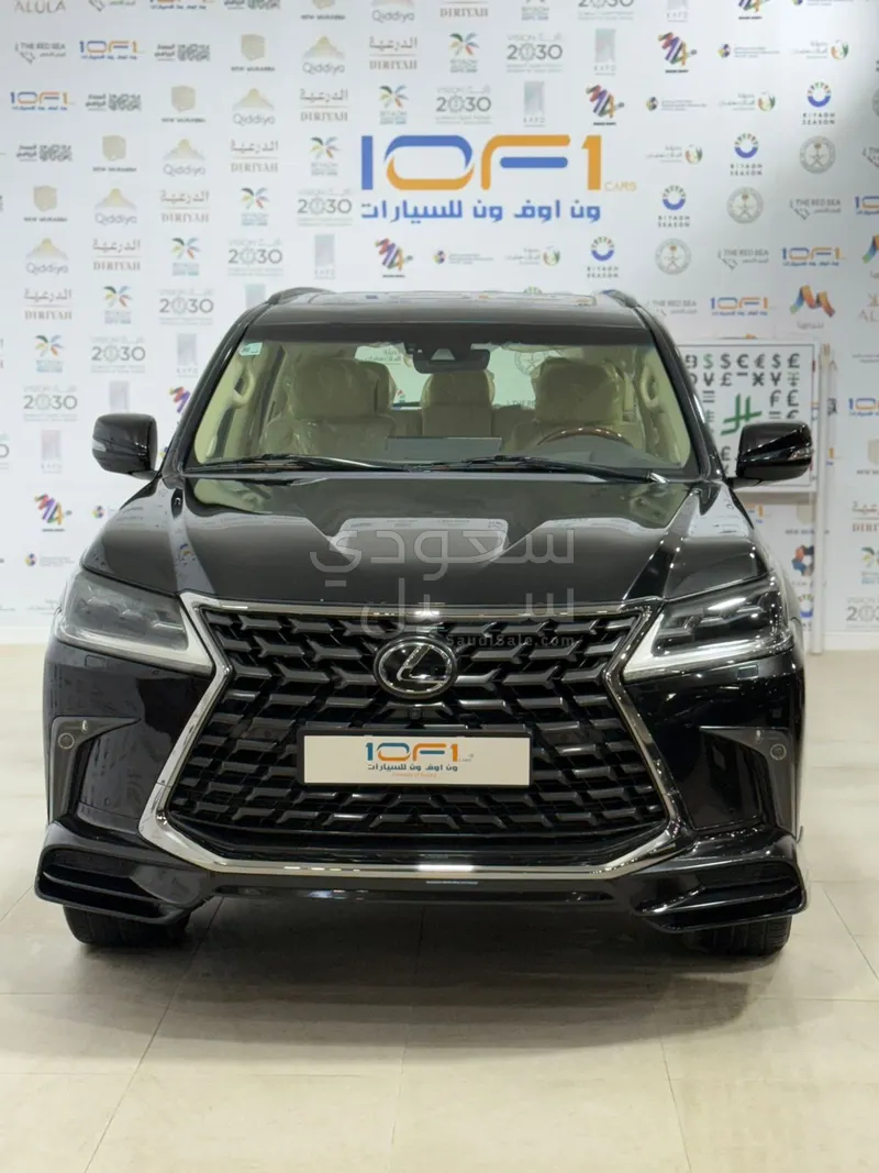 2020 لكزس إل إكس 570 بلاك اديشن