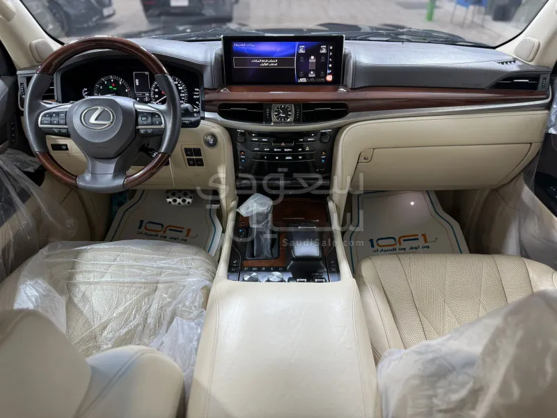 2020 لكزس إل إكس 570 بلاك اديشن