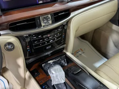 2020 لكزس إل إكس 570 بلاك اديشن