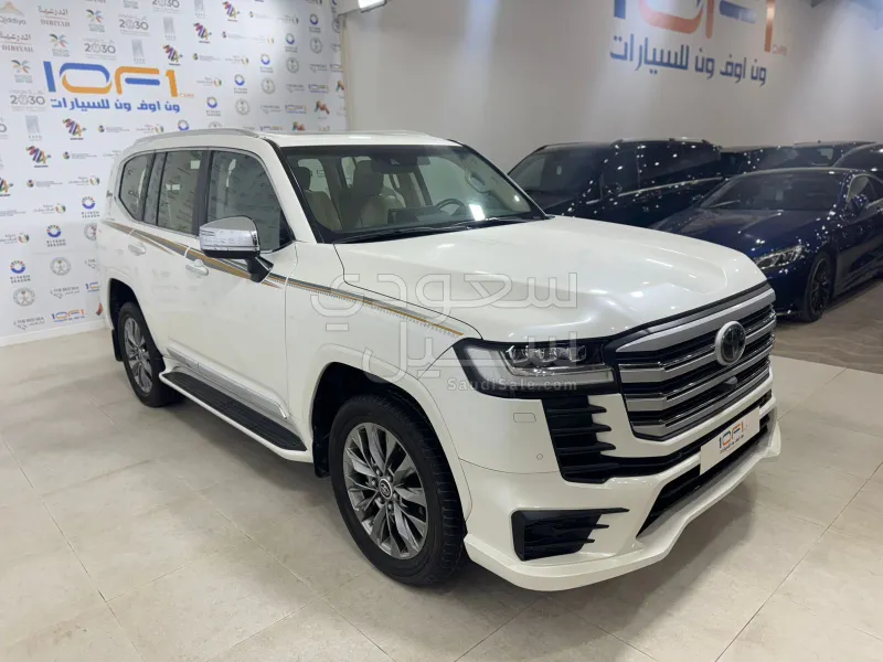 2022 تويوتا لاند كروزر في اكس ار