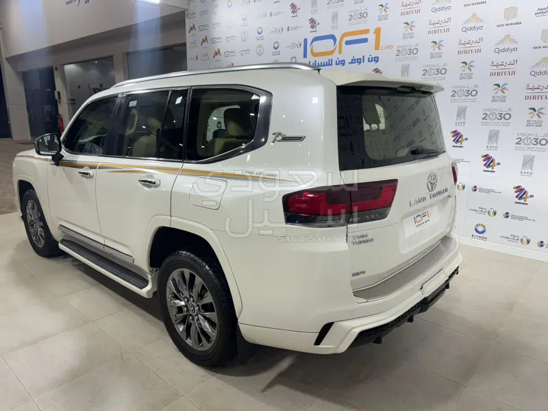 2022 تويوتا لاند كروزر في اكس ار