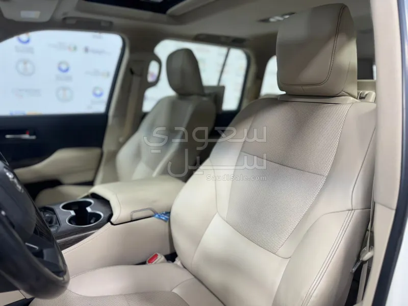 2022 تويوتا لاند كروزر في اكس ار