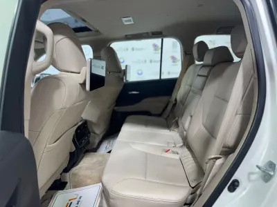 2022 تويوتا لاند كروزر في اكس ار