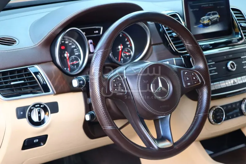 2017 مرسيدس - بنز جي إل إس 500