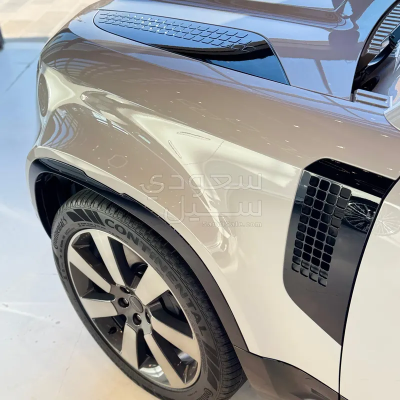 2026 لاند روفر ديفيندر اتش اس اي