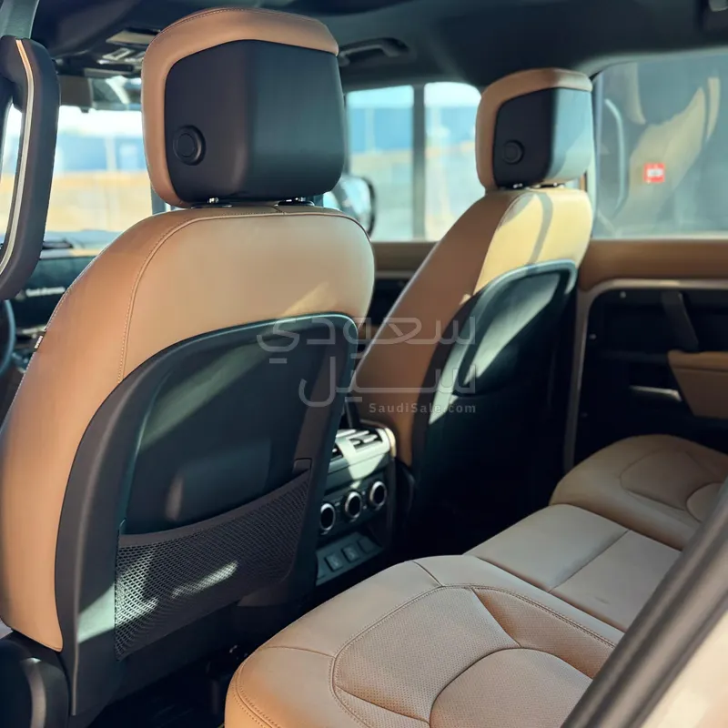 2026 لاند روفر ديفيندر اتش اس اي