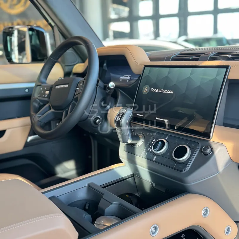 2026 لاند روفر ديفيندر اتش اس اي