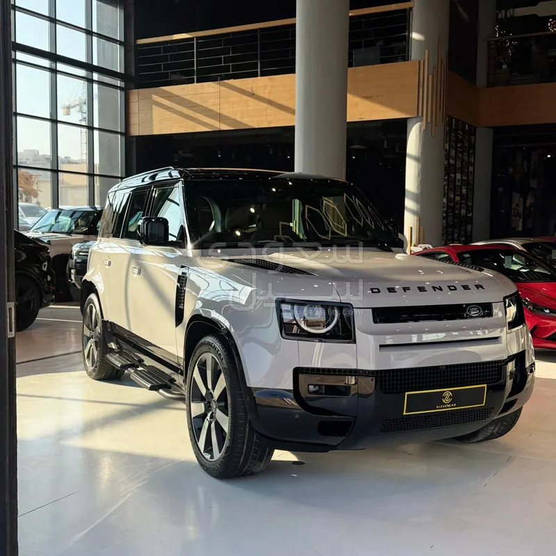 2026 لاند روفر ديفيندر اتش اس اي