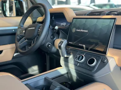 2026 لاند روفر ديفيندر اتش اس اي