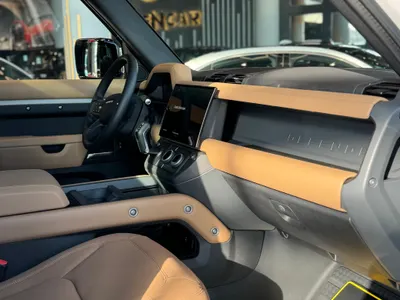 2026 لاند روفر ديفيندر اتش اس اي